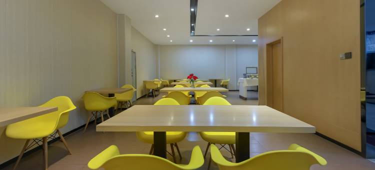 IU酒店(昆明西山万达广场火车站店)图片