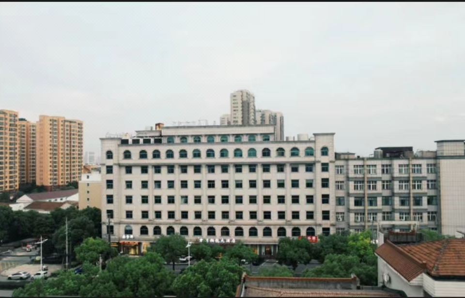 Qinglan Hotel (Danjin Road Wanshan Park Branch, Danyang City) Hotel Overview