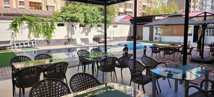 夏日酒店(Summer Hotel)图片