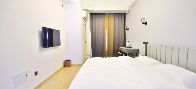 长春远大购物广场钜城华亿购物广场聚森民宿图片