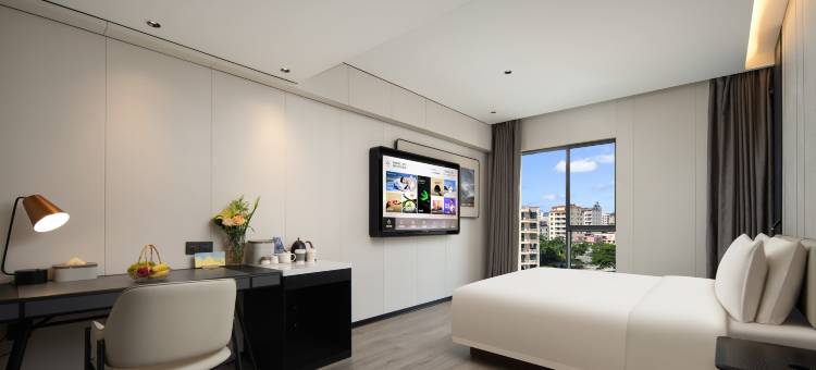 三亚湾凤凰路亚朵酒店图片