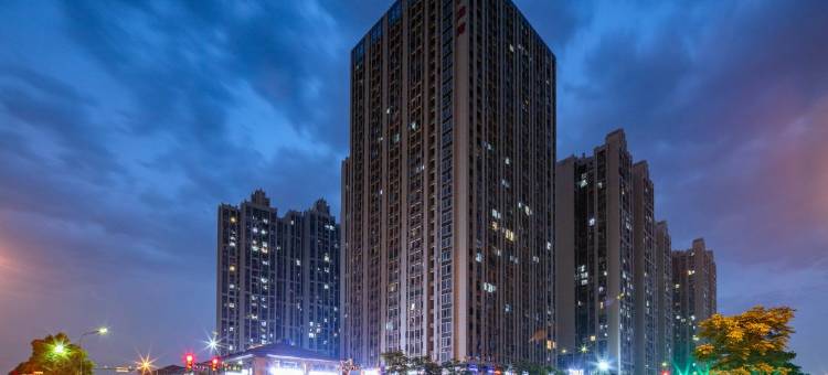 轻BOX电竞酒店(松雅湖吾悦广场店)图片