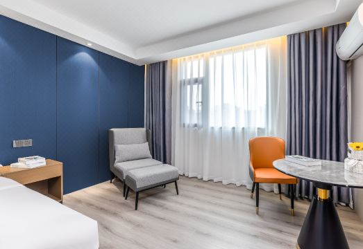 Qingju Kaiyun Hotel (Mangshi Airport) Hotel Overview