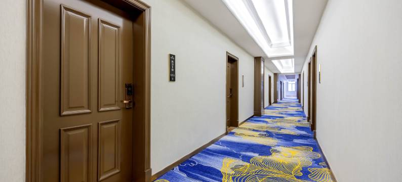 伊宁市上海城六星街铭豪精品酒店图片