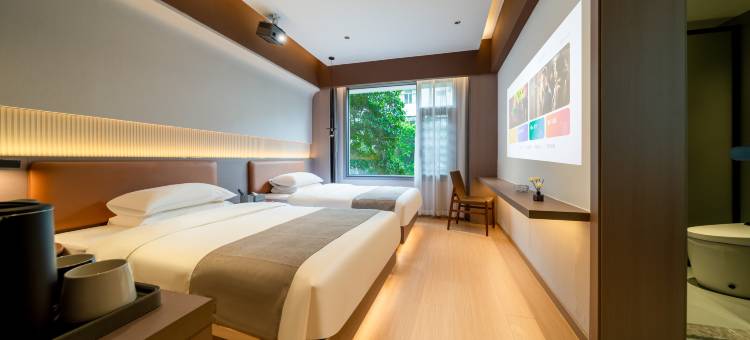 西西里智选酒店(黔西步行街水西公园店)图片