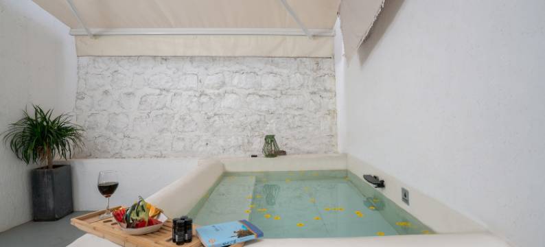 上荨罗迦·Santorini月亮湾希腊亲子海景私汤民宿(抚仙湖风景区)图片