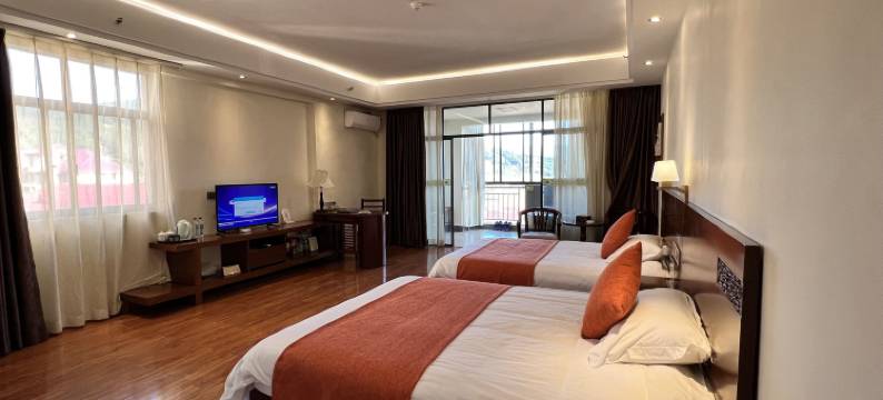 龙陵老梨树温泉酒店图片