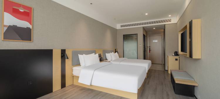 尚客优悦酒店(黄岛青大附院地铁站店)图片