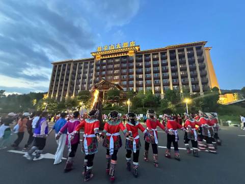 禄劝轿子山大酒店图片