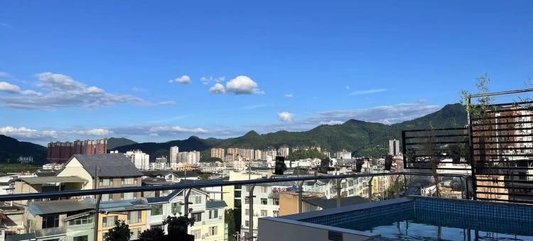 星玥.Enjoy Nature高空泳池设计师美宿(梵净山公园店)图片