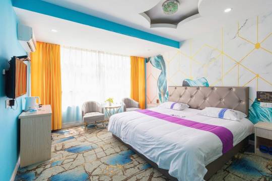 上海七彩艺术酒店(城市沙滩店)