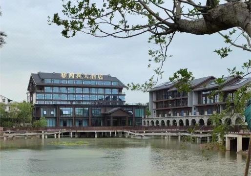 孝昌鸿翼大酒店（观音湖店）外景图