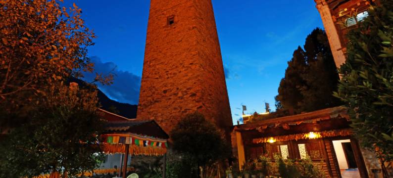 丹巴吉波尚墨风情酒店(中路藏寨店)图片