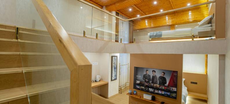 寻瓷居酒店(人民广场陶阳里景区店)图片