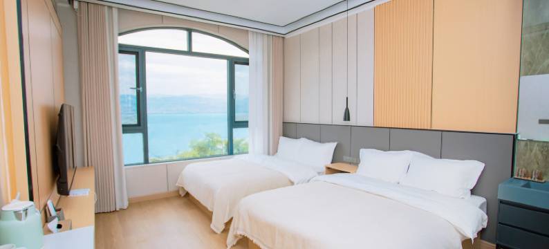 程海湖岸云栖民宿图片