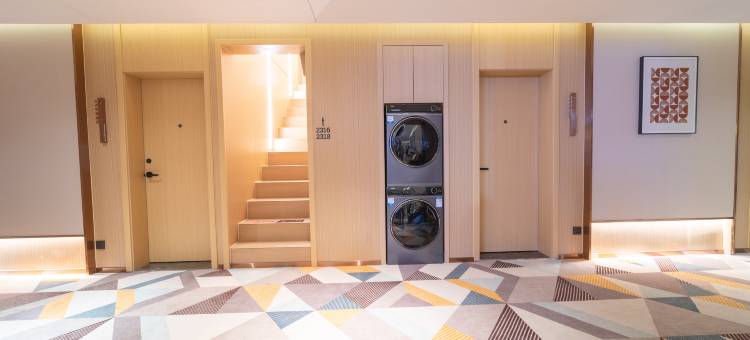 全亚·智能高空观景酒店(贵阳高铁北站店)图片