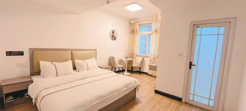 凤凰依恋宾馆图片