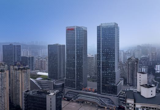 重庆沙坪坝站三峡广场希尔顿欢朋酒店外景图