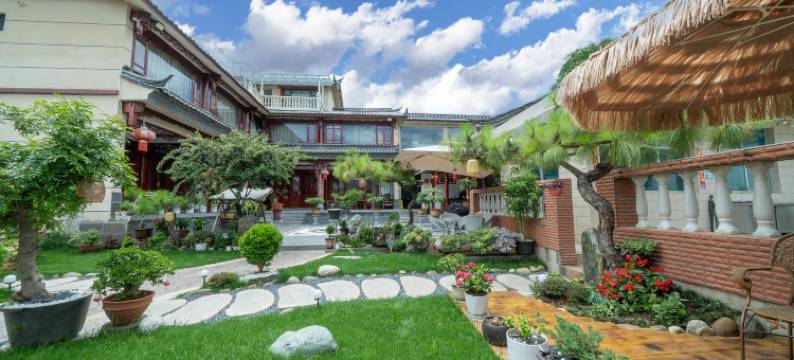 丽江玉龙山海居图片