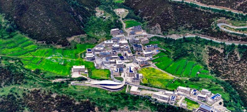 亚丁岚岳酒店图片