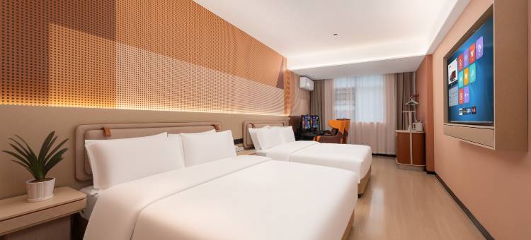 铂悦水晶酒店(余干琵琶湖景区米兰街店)图片