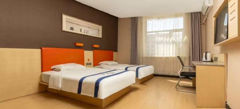 7日臻品酒店(乌兰察布维多利广场店)图片