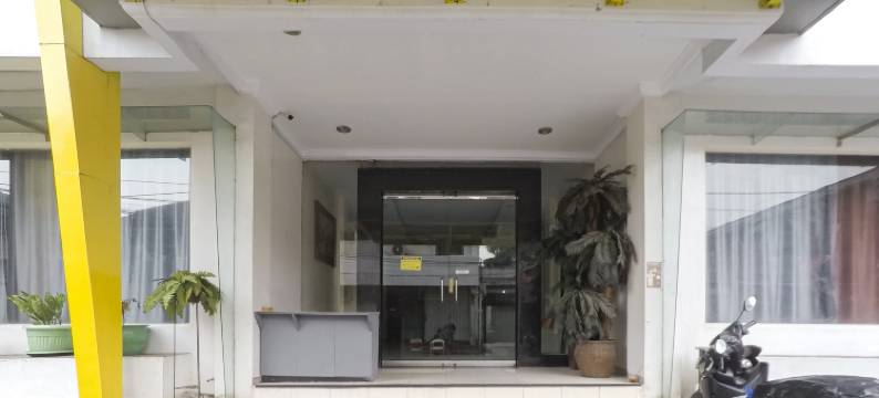 红门酒店-近塔纳阿邦车站(RedDoorz Near Stasiun Tanah Abang)图片