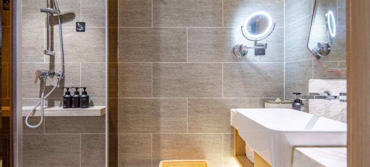 连云港高铁站亚朵酒店图片