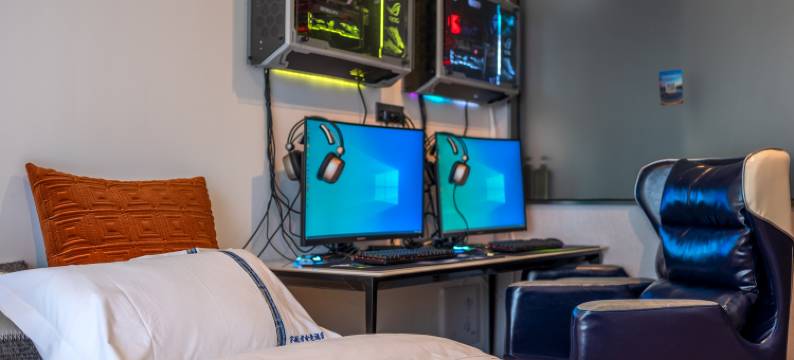 穿越者电竞酒店(大连中山广场店)图片