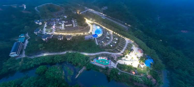 东兴昊兴房车露营基地图片