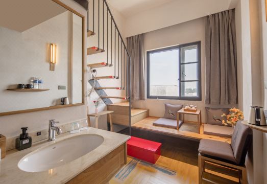Ramada Encore by Wyndham Shanghai Pudong Airport Hotel Overview