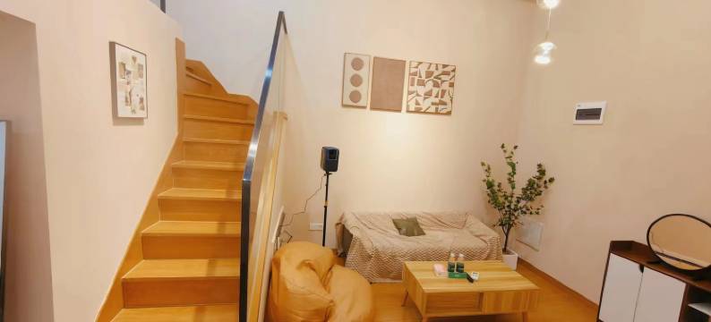 云上·美宿loft影音公寓(南昌西站礼庄山地铁站店)图片