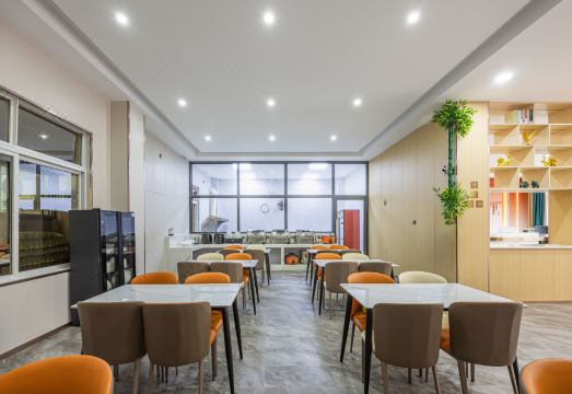 Chaoman Hotel (Lingshui Xincun Town Nanwan Monkey Island Branch) Hotel Overview