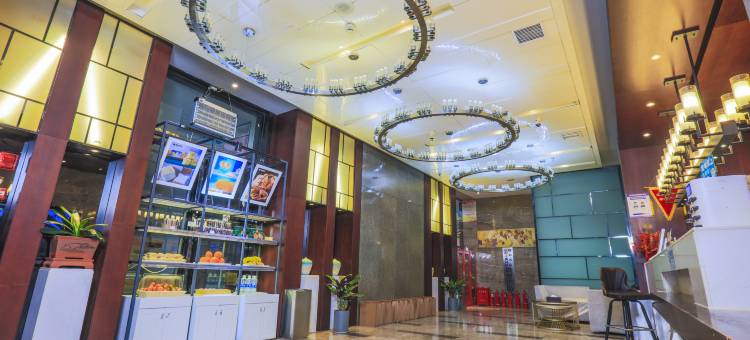 信阳颐和酒店(小南门风情小吃街区店)图片