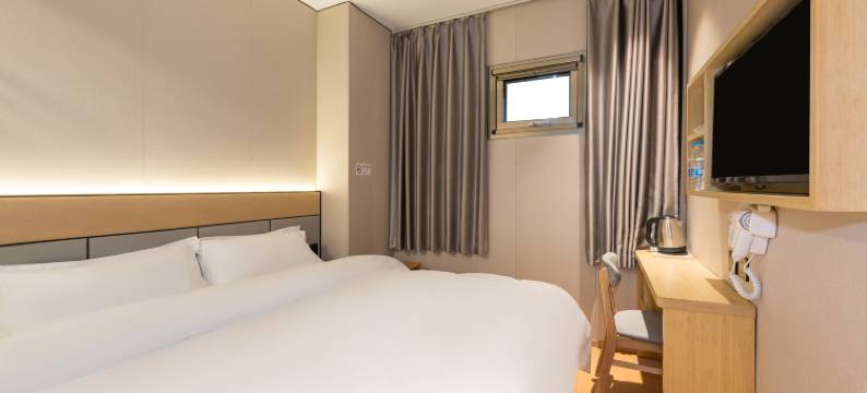 如家派柏·云酒店(中央财经大学大钟寺地铁站店)图片