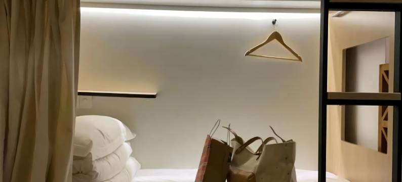 沈阳那年太空舱台球青年旅舍(瀚都国际店)图片