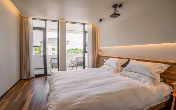 素野Chillax·设计师原木心灵之旅氧气民宿(大奇山森林公园店)图片