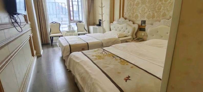 峨边滨河主题酒店图片