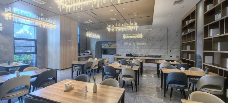 寓约电竞酒店(武汉沌口体育中心店)图片