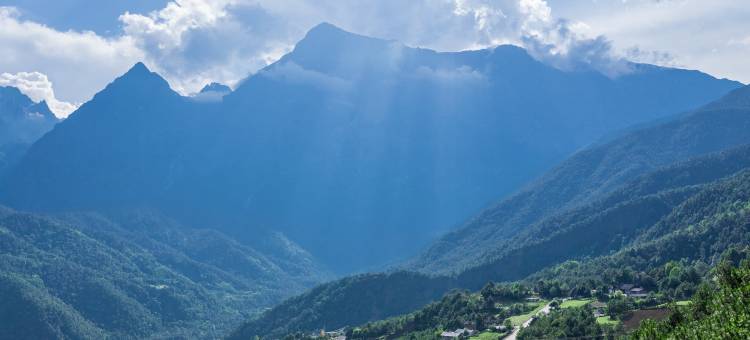滇藏秘境·茶马道三谷水山居图片