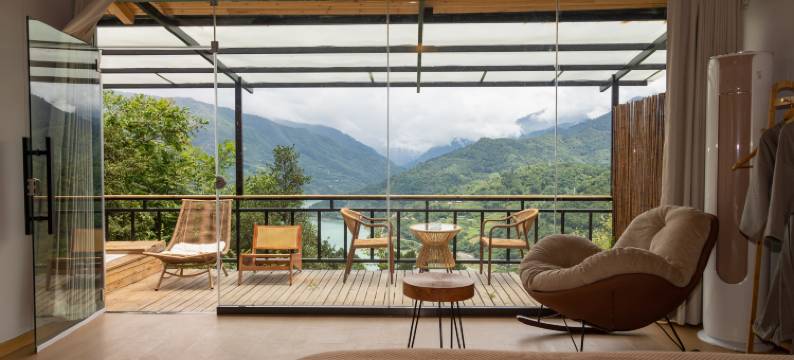 半山归野木屋图片