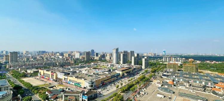 嘻游·loft电竞影音民宿(九江火车站万达广场店)图片