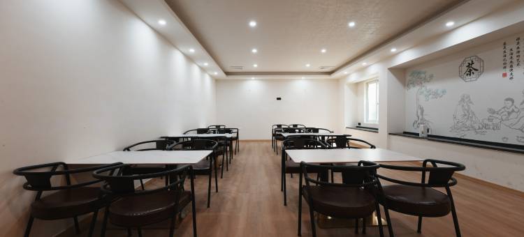 逸宿轻居酒店(瞻岐镇镇中路店)图片