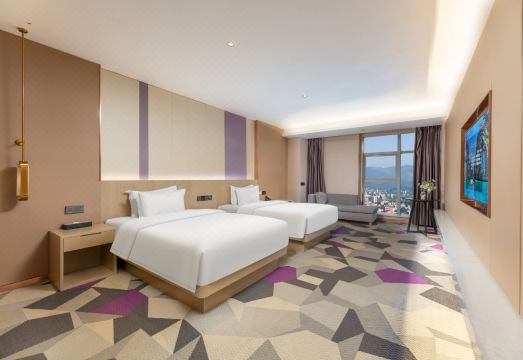 Lavande Hotel (Xintian County Government) Hotel Overview