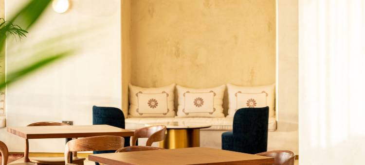 尊贵湾酒店(Majestic Cove Hotel)图片