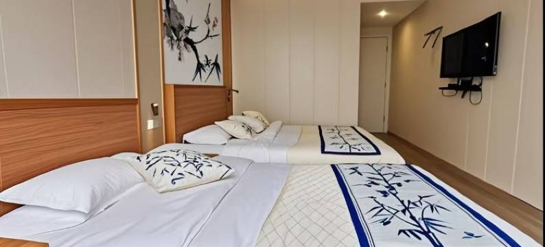 隆晨假日酒店(上海威宁路地铁站店)图片