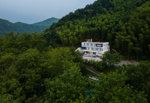 听风·见溪丨枕溪而眠·私汤度假美宿（皖南川藏线西津野渡店）外景图