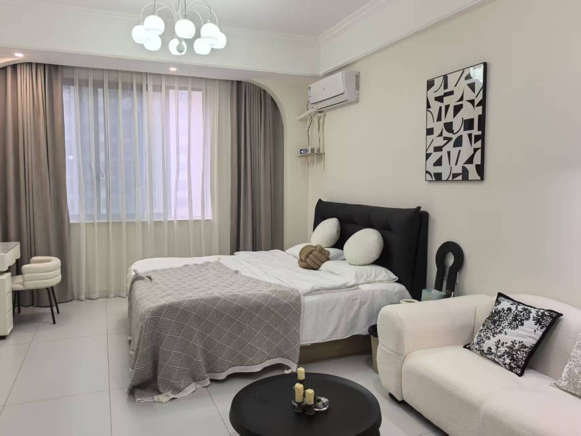 初见·奶油风民宿(衢江港汇商务广场店)