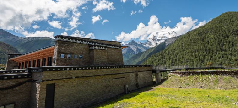 亚丁岚岳酒店图片