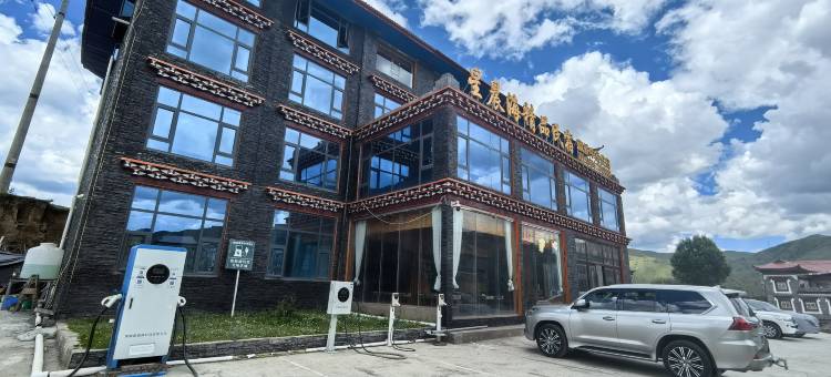 星晨海Stars设计师·View mountain云山入窗·轻奢美宿(新都桥店)图片